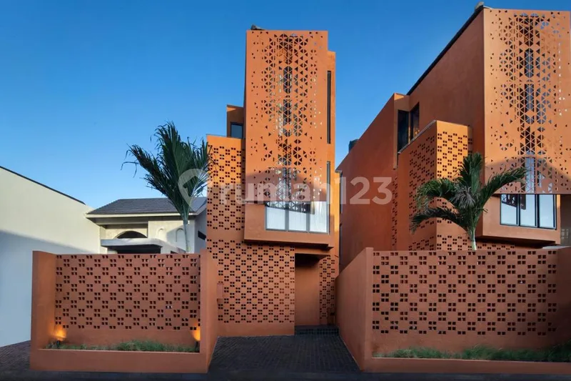 Villa Modern 3 Lantai di Canggu Dekat Pantai Batu Bolong Bali - Bali in Bali