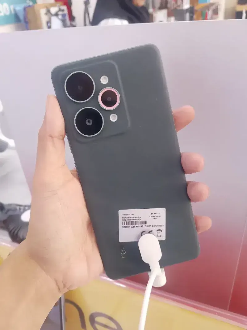 Kredit Realme 15 Pro 5G - Electronics in Bali