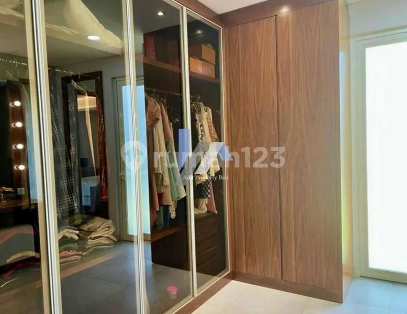 Villa Modern Lokasi Strategis Ada Garden di Seminyak - Real Estate in Bali