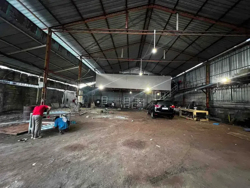 Di sewakan gudang di jalan utama Teuku Umar barat - Real Estate in Bali