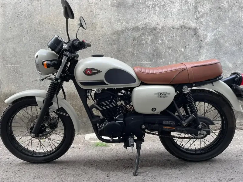 Kawasaki w175 SE kilometer 2 rb - Bali in Bali