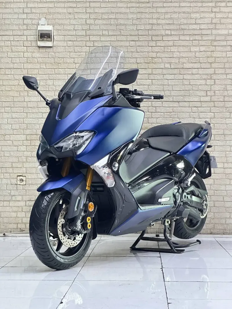 T-Max DX 530 Low Odo - Vehicles in Bali