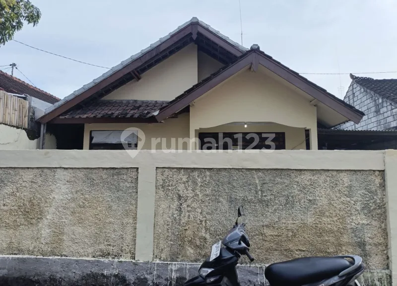 Di Kontrakkan Rumahlokasi di Kori Nuansa Utama Taman Griya Jimbaran - Real Estate in Bali