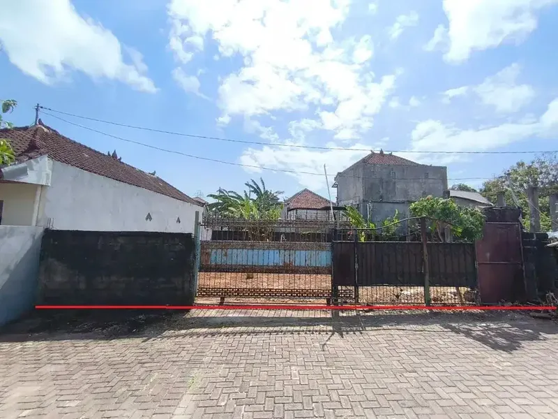 Tanah Strategis di Jimbaran Bawah, Hanya 550 Meter Dari Bypass Cocok Untuk Kos - Bali in Bali