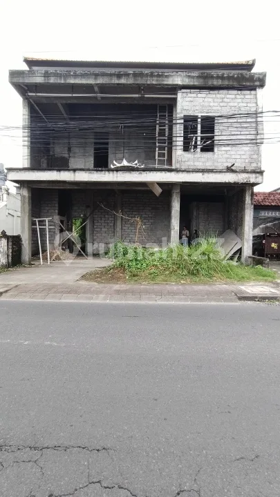 Rumah Semi Villa Tinggal Finishing di Daerah Dalung Badung Jual Rumahjalan Raya Dalung Badung - Badung - Bali in Bali