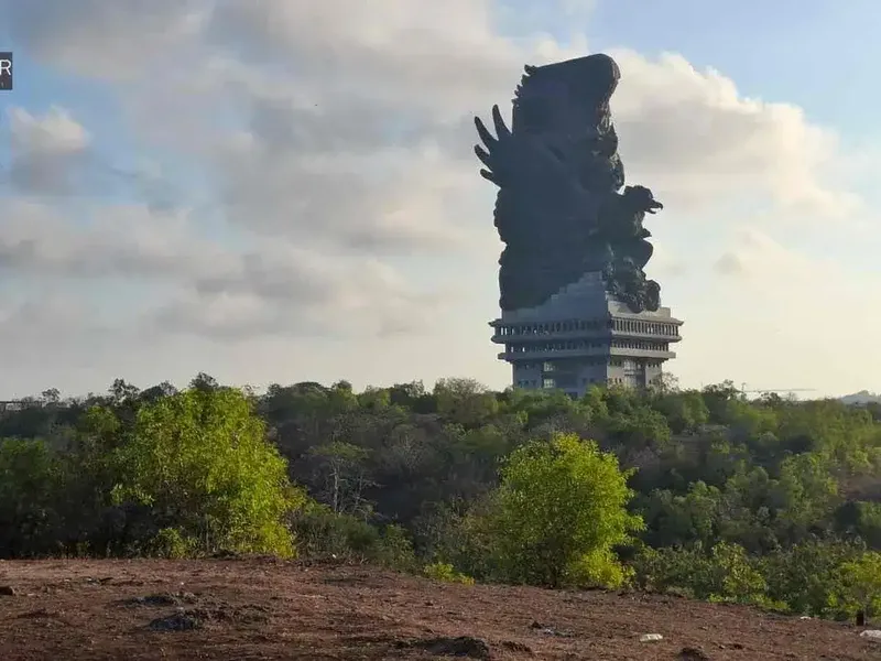 Lahan kosong di belakang patung GWK bali dan view laut - Bali in Bali