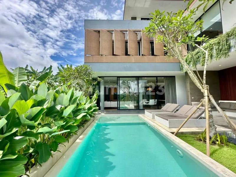 4Br Freehold Villa, Theatre, Bar & Rice Field View In Berawa - Bali in Bali