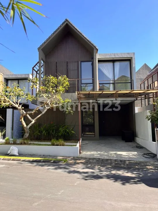 Disewakan Rumah Damara Termurah! Full Furnished, 3 Kamar, Akses Clubhouse, Siap Huni - Cuma 200 Juta/Tahun! - Real Estate in Bali