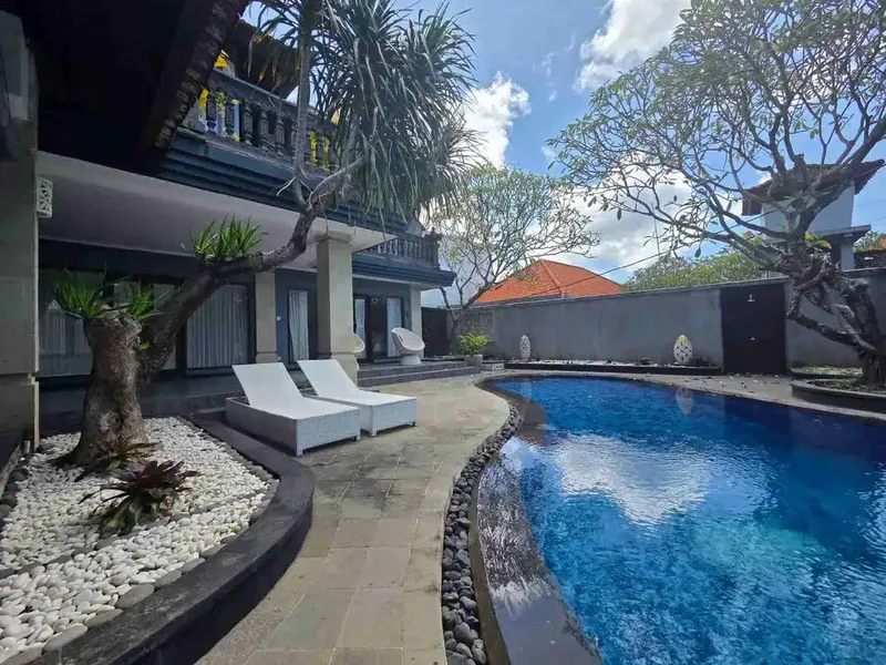 dijual murah Villa cantik yang luas di dekat pantai sanur - Real Estate in Bali