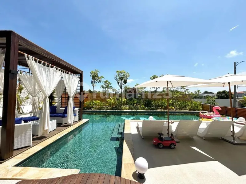 Luxury Super Mewah Villa Siap Huni Big Pool Privat di Nusa Dua - Real Estate in Bali