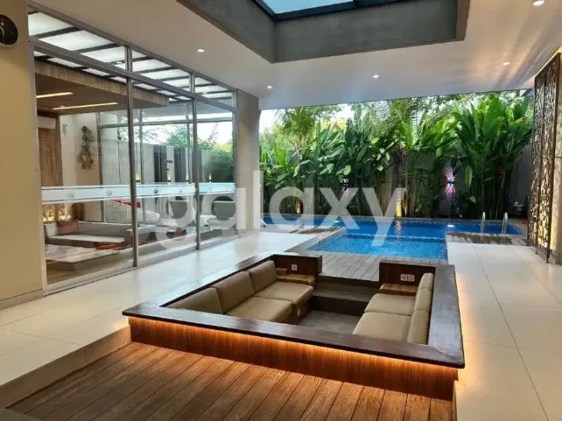 VILLA MEWAH MODERN DEKAT PANTAI JIMBARAN - Real Estate in Bali