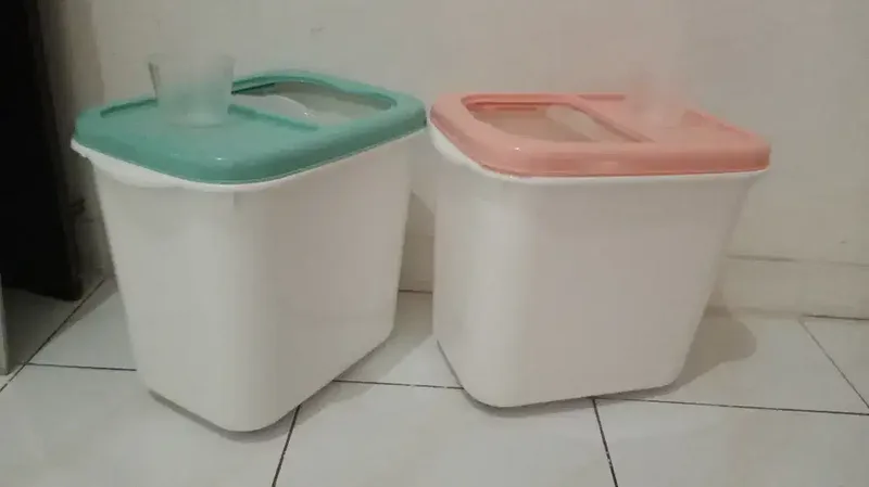 Tempat Kotak Pnyimpanan Beras Storage Kpasitas 10kg Tutup Sliding BARU - Home & Garden in Bali