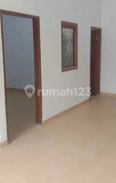 K738 Sewa Rumah Jalan Kesambi Kerobokan Kuta Badung Bali Dekat Denpasar Seminyak Canggu Teuku Umar Mahendradata - Real Estate in Bali