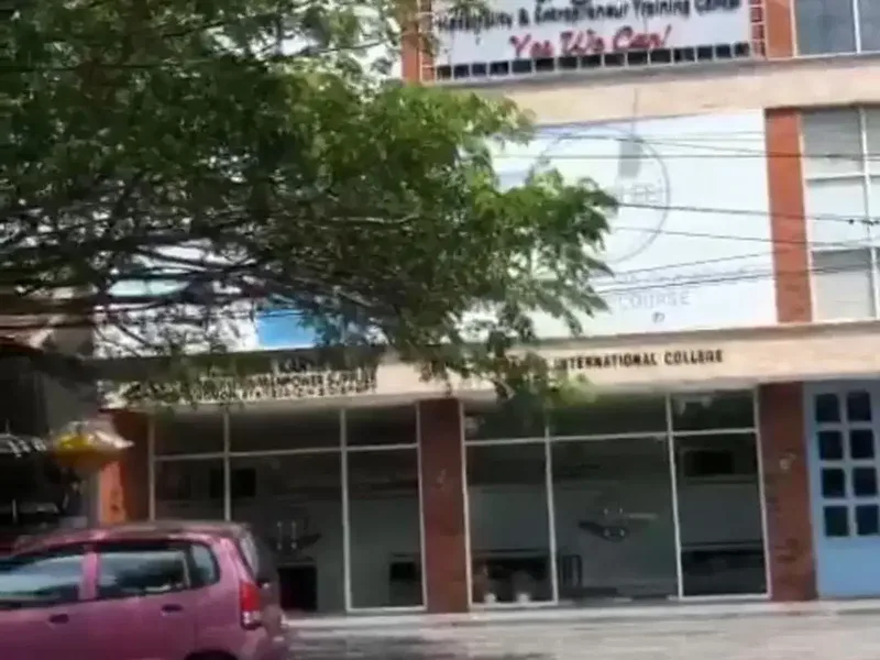 2 UNIT RUKO 3 LANTAI DI JL MAHENDRADATTA DENPASAR DEKAT MALL - Real Estate in Bali