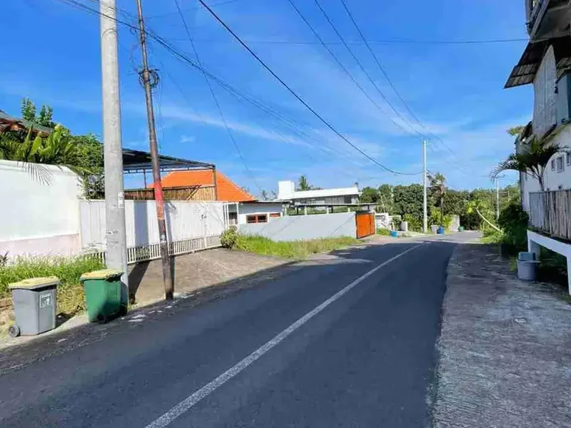 Di JUAL GEDUNG KOMERSIL DEKAT PANTAI NYANYI DAN WISATA LAINNYA - Bali in Bali