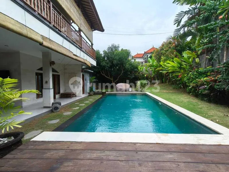 Villa Pemandangan Sawah Dekat La Brisa dan Pantai Canggu - Bali in Bali