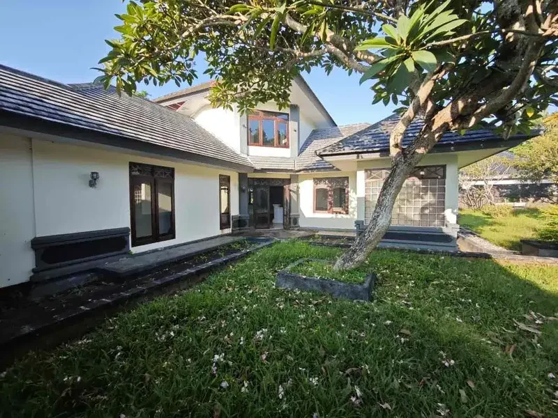 Tanah Bonus Bangunan Villa di Nusa Dua - Real Estate in Bali