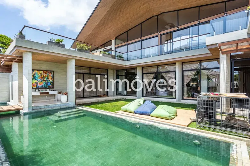 Vila Baru Dengan Luas 1000m2 Empat Kamar Tidur Di Tepi Pantai Sanur - Real Estate in Bali