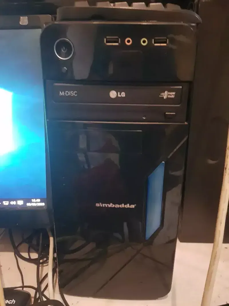 CPU Game Design Core i3 3,60Ghz Ram 8Gb/Hdd 1Tera+VGA 2Gb ddr5 128bit - Electronics in Bali