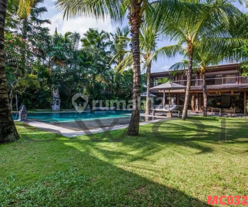 Villa Seminyak, Badung Leasehold 8 th - Real Estate in Bali