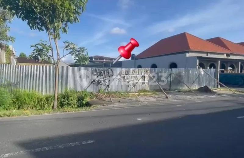 Tanah Bagus Pinggir Jalan Raya Cocok untuk Segala Jenis Usaha atau Bangun Villa - Real Estate in Bali