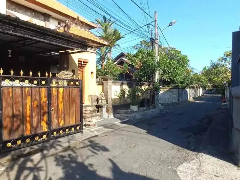 RUMAH LUAS DI TENGAH KOTA DENPASAR AREA BADAK AGUNG - RENON - Bali in Bali