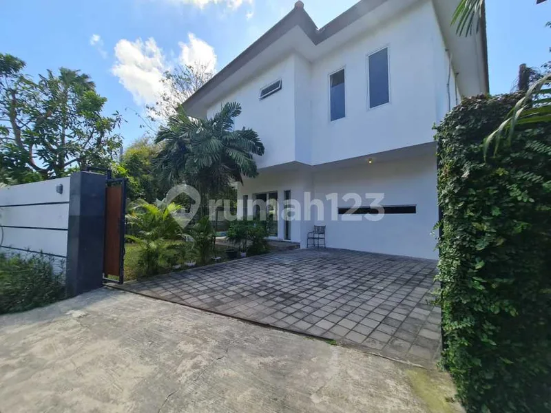 Rumah Vila Semi Furnished Umalas Kerobokan Bali - Real Estate in Bali