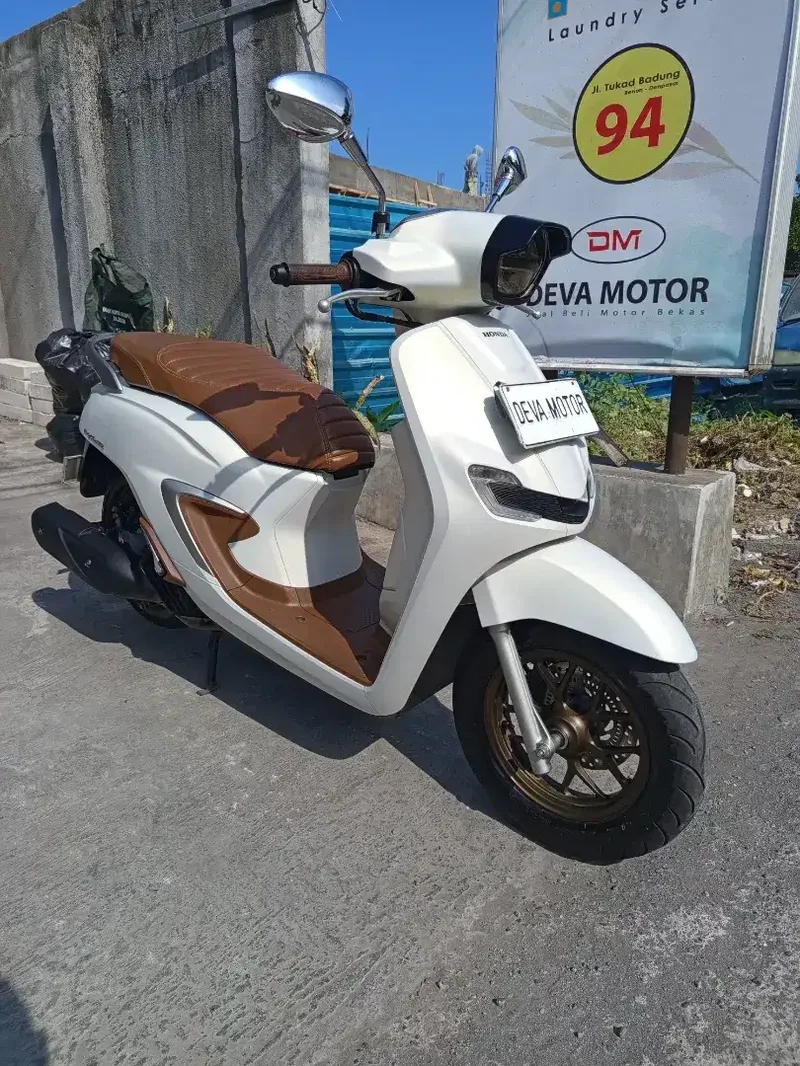 Stylo 160 putih ABS Deva motor - Vehicles in Bali
