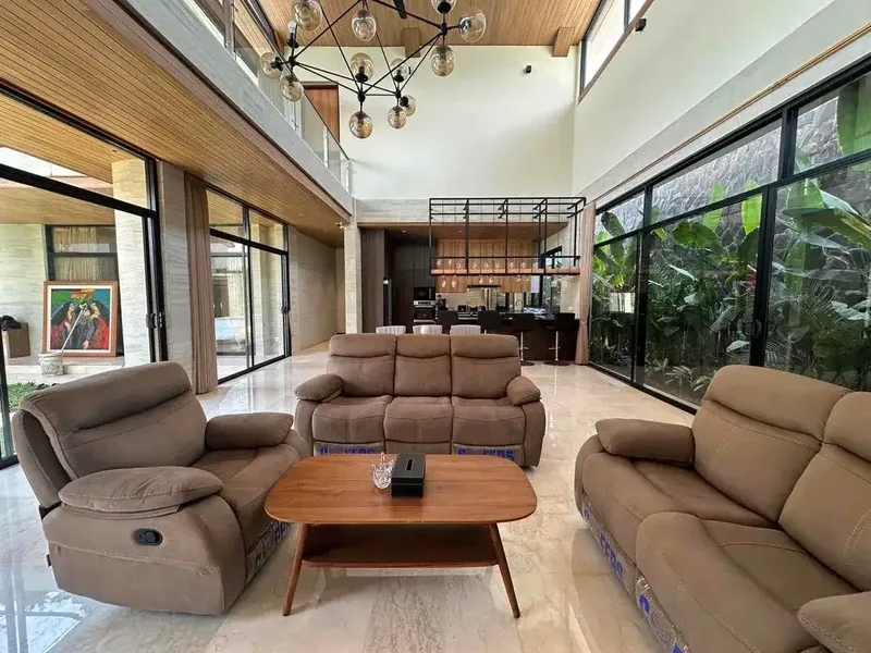 4 BEDROOMS OCEAN VIEW VILLA AT SANUR - Real Estate in Bali