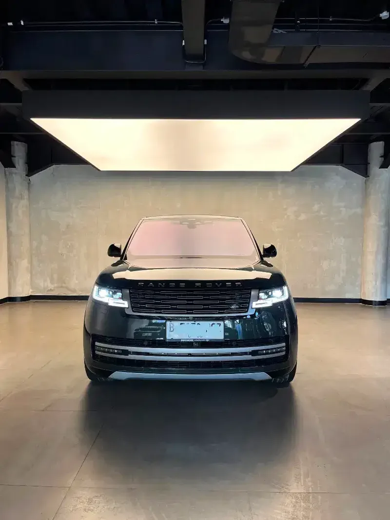 Land Rover 3.0 PHEV Autobiography 2023 - Vehicles in Bali