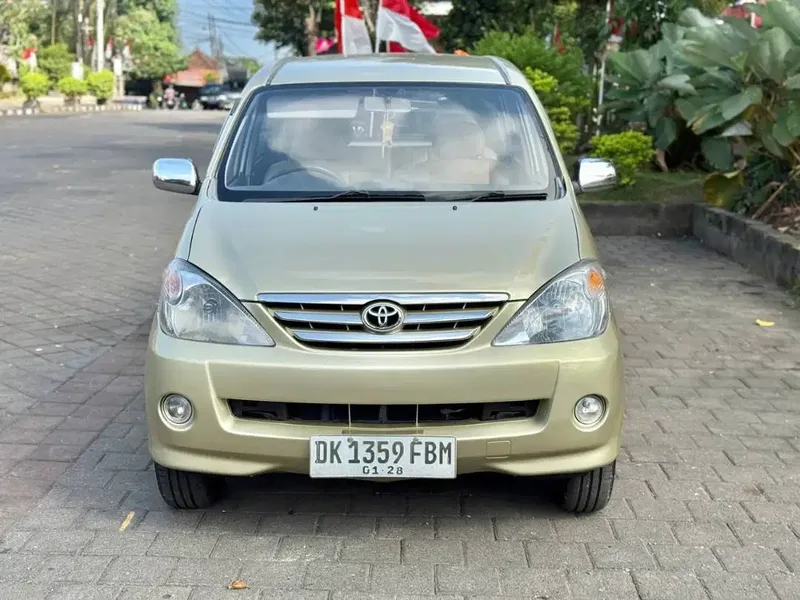 AVANZA 2004 DP 10JT - Vehicles in Bali