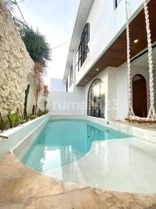 Dijual Villa Mewah di Kuwum, Kerobokan, Badung - Real Estate in Bali