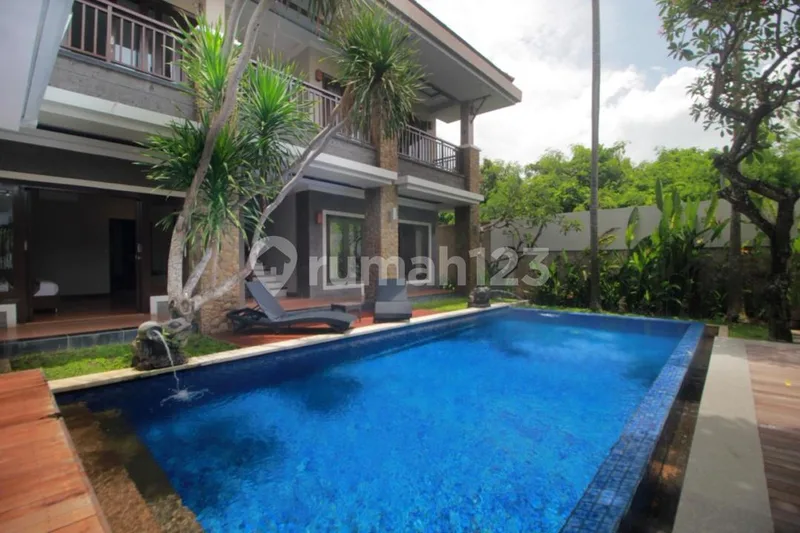 Luxury Villla Seminyak 4 Bedrooms 450M2 - Real Estate in Bali
