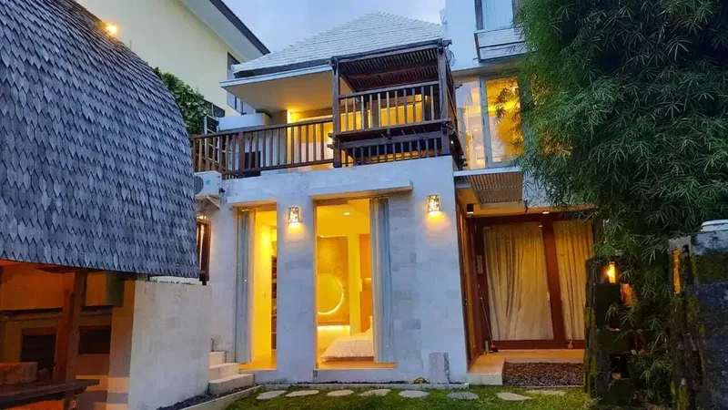 JUAL RUMAH MEWAH VIEW SUNGAI FULLY FURNISHED DI GATSU - Real Estate in Bali
