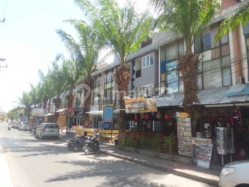 Di jual ruko di Jl wanasegara, di area turis Kuta - Bali in Bali