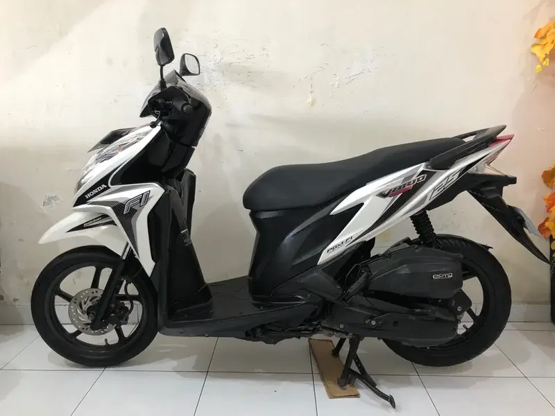 Honda Vari 125 Th.2014 Hitam Putih!! - Vehicles in Bali