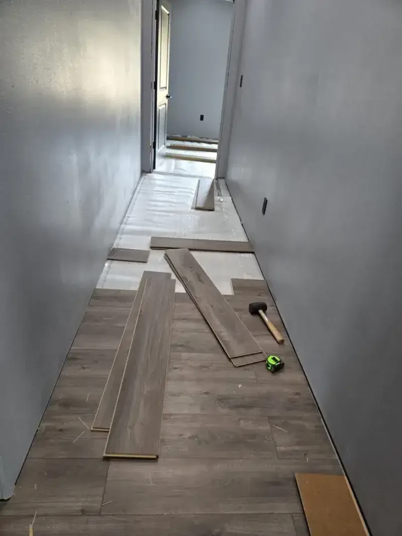 Jasa pemasangan lantai SPC /1m² - Services in Bali