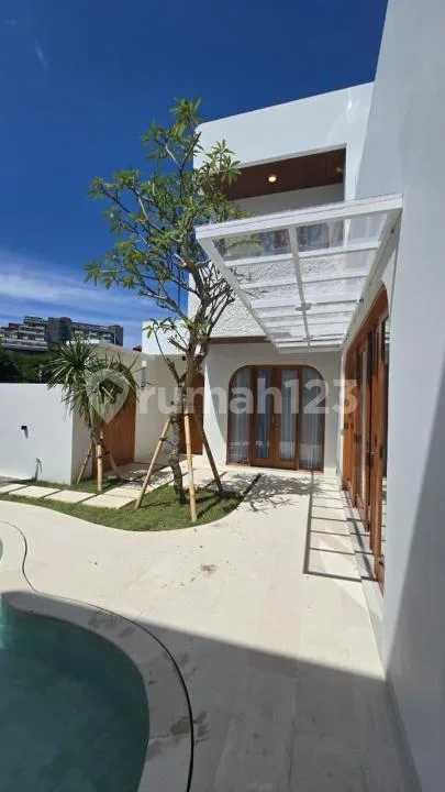 Villa Mewah Brand New Ada Kolam Renang di Nusa Dua Bali - Real Estate in Bali