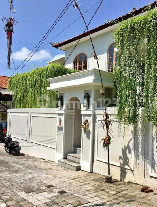 Jual Cepat Luxury Villa atau Rumah Lokasi Kayu Tulang Selatan - Real Estate in Bali