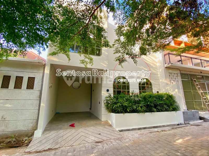 Brand New Modern 2 Bedrooms Villa 100MÂ² In The Heart Of Berawa Canggu . - Real Estate in Bali