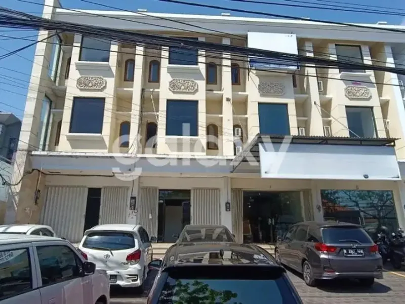 RUKO GANDENG 3 LANTAI SUNSET ROAD SEMINYAK LEGIAN BADUNG, BALI - Real Estate in Bali