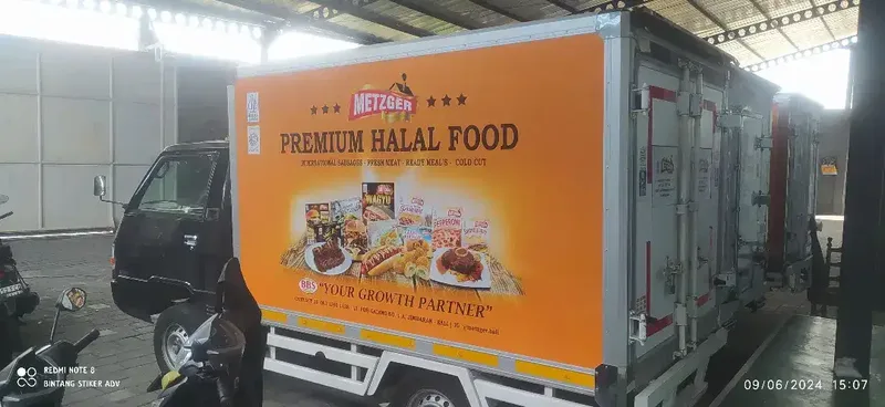 Siap melayani pemasangan sticker mobil box stiker cutting ada sandblas - Vehicles in Bali