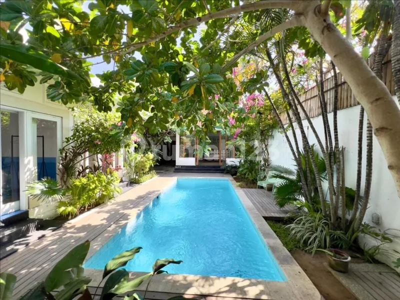 3 Bedrooms Strategic Location At Kerobokan - Real Estate in Bali