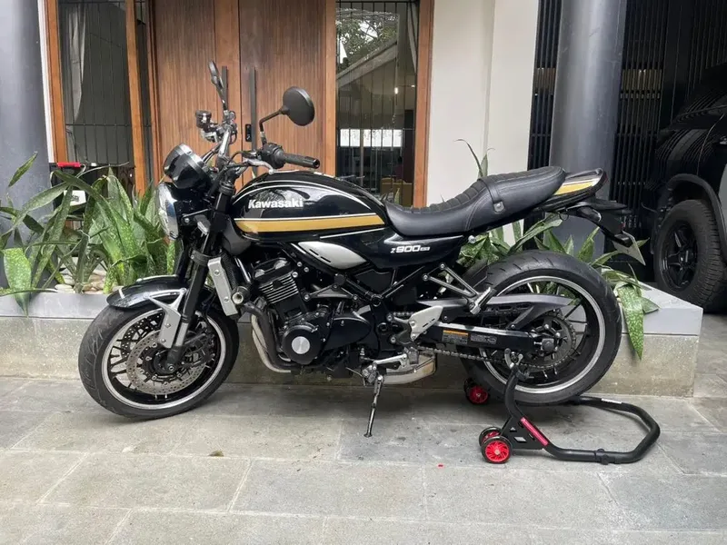 Kawasaki Z900rs 2021 Diablo Black - Vehicles in Bali