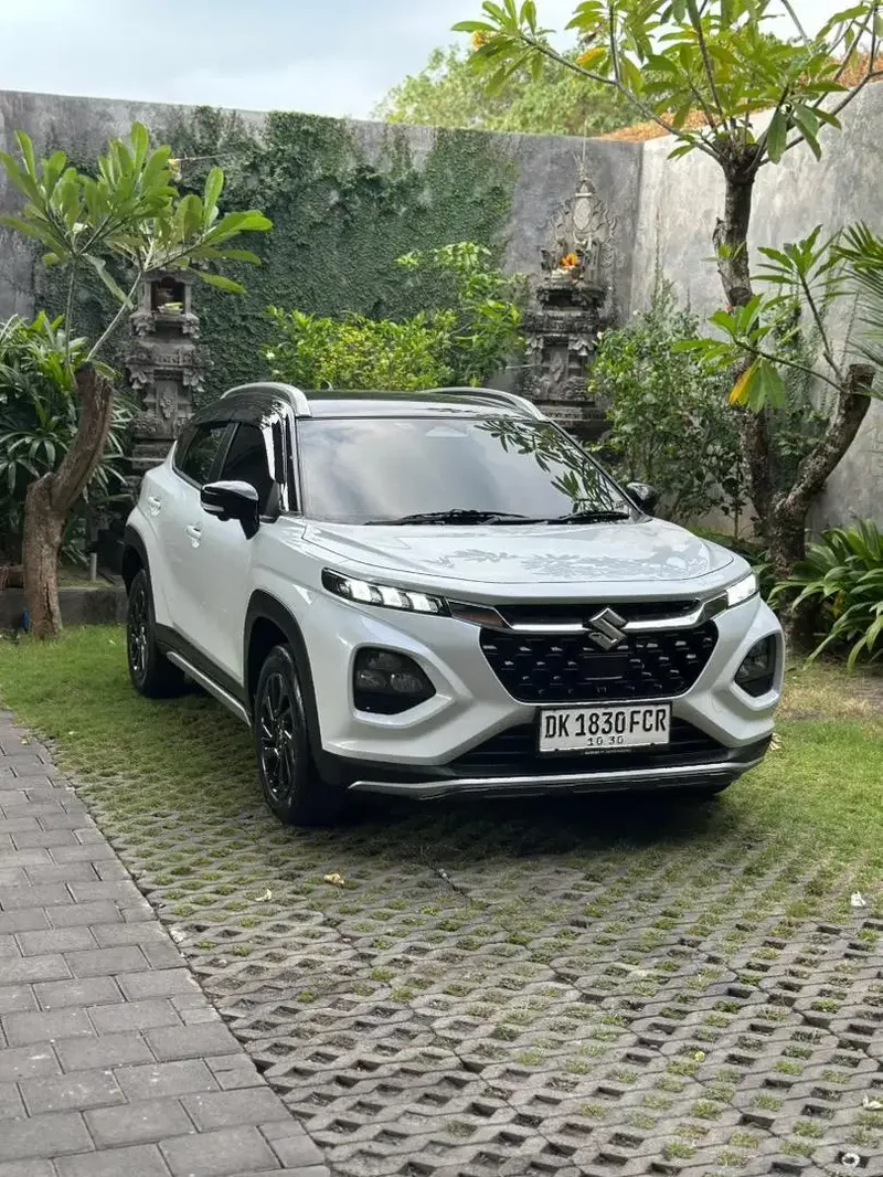 FRONX SGX 2025 HYBRID MATIC ASLI BALI LOW KM SEPERTI BARU - Vehicles in Bali