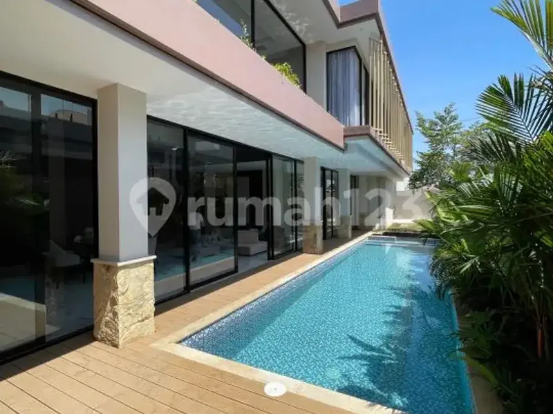 Luxury Modern Home With Rooftop & Pool In South Denpasar - Real Estate in Bali