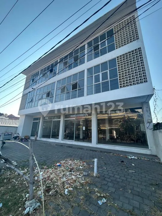 Ruko 3 Lantai Kawasan Perdagangan dan Jasa di Denpasar@Selatan - Bali in Bali