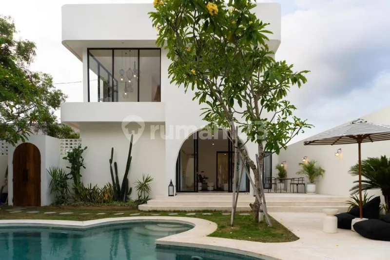Disewakan Villa Sangat Bagus dengan Pool di Pererenan Bali - Bali in Bali