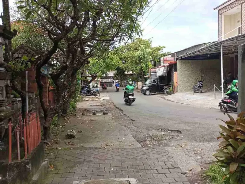 Jual Tanah 2are/200m² Bonus Bangunan 1lt Jl Tukad Buaji, Cocok untuk di bangun Kos kosan / Hunian. area Strategis. - Bali in Bali