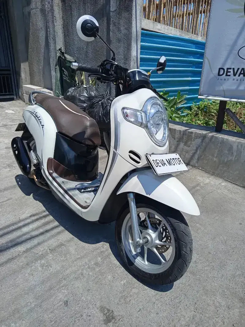 Scoopy 2019 putih Deva motor - Vehicles in Bali